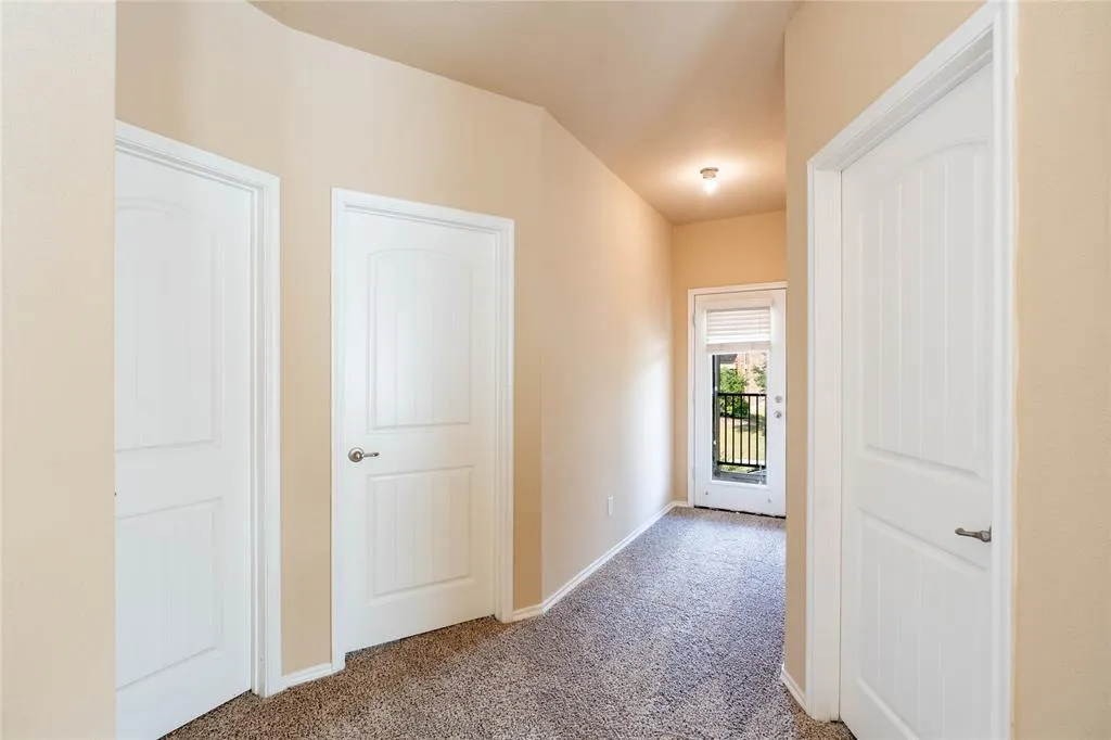 2233 Canyon Point