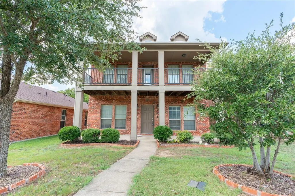 2233 Canyon Point