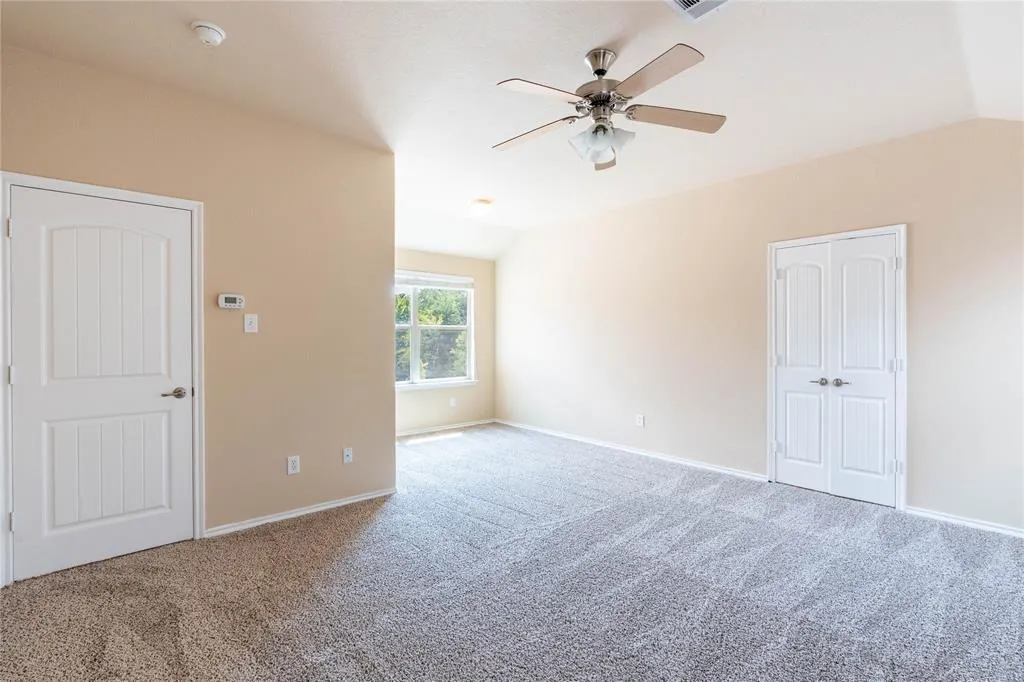2233 Canyon Point