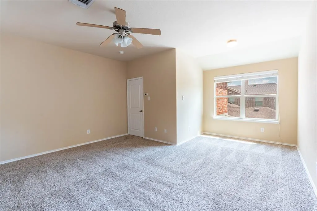 2233 Canyon Point
