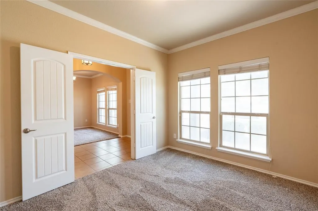 2233 Canyon Point