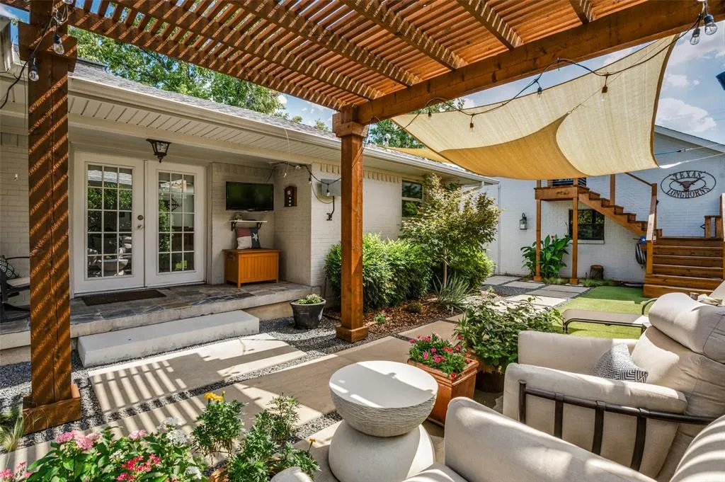 6838 Pemberton Drive