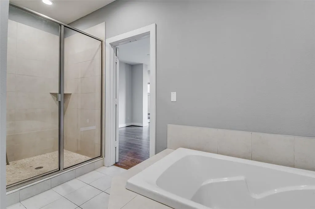 3930 Bowser Avenue, #5