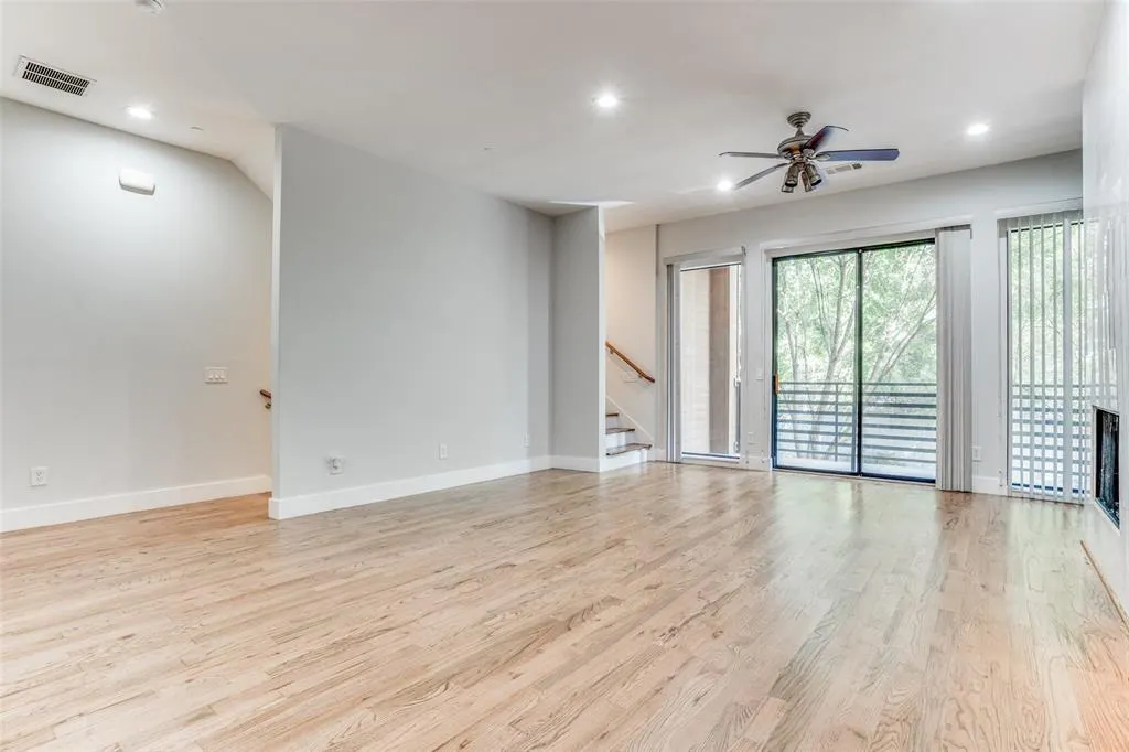 3930 Bowser Avenue, #5