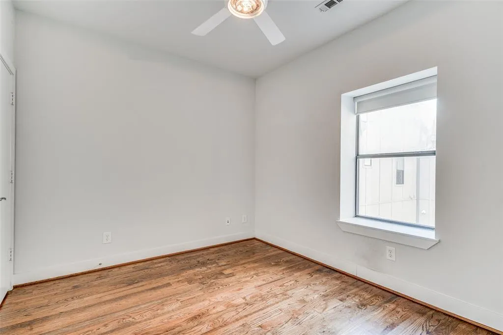 3930 Bowser Avenue, #5