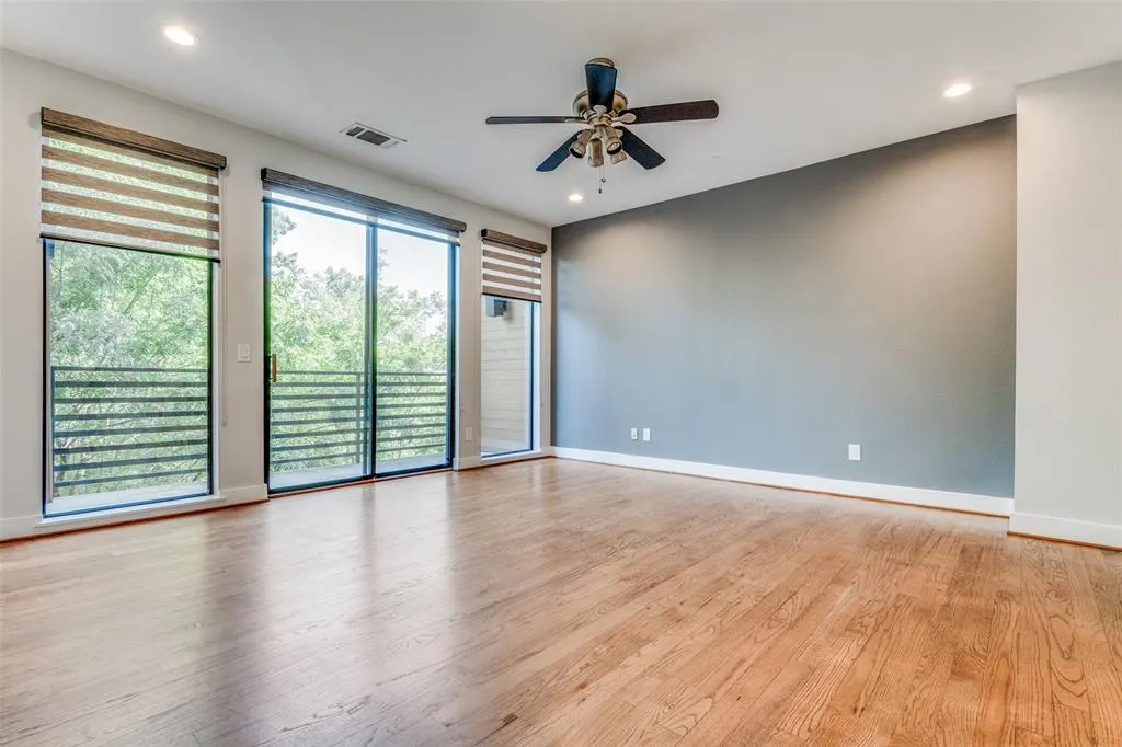 3930 Bowser Avenue, #5
