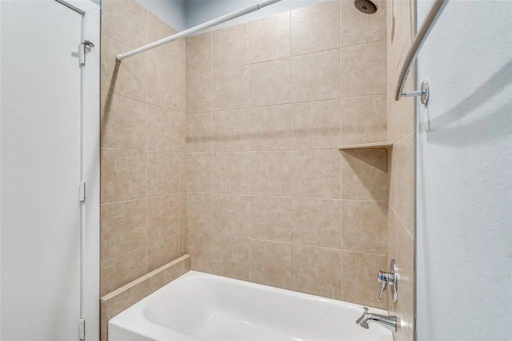 3930 Bowser Avenue, #5
