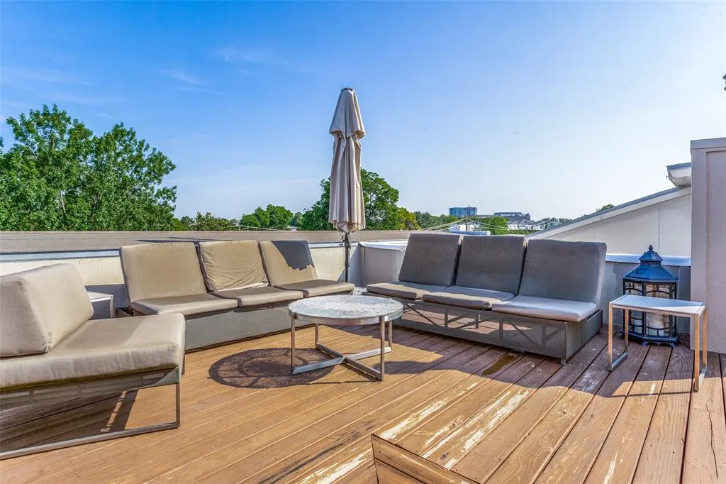 3930 Bowser Avenue, #5