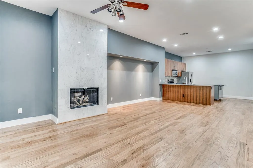 3930 Bowser Avenue, #5