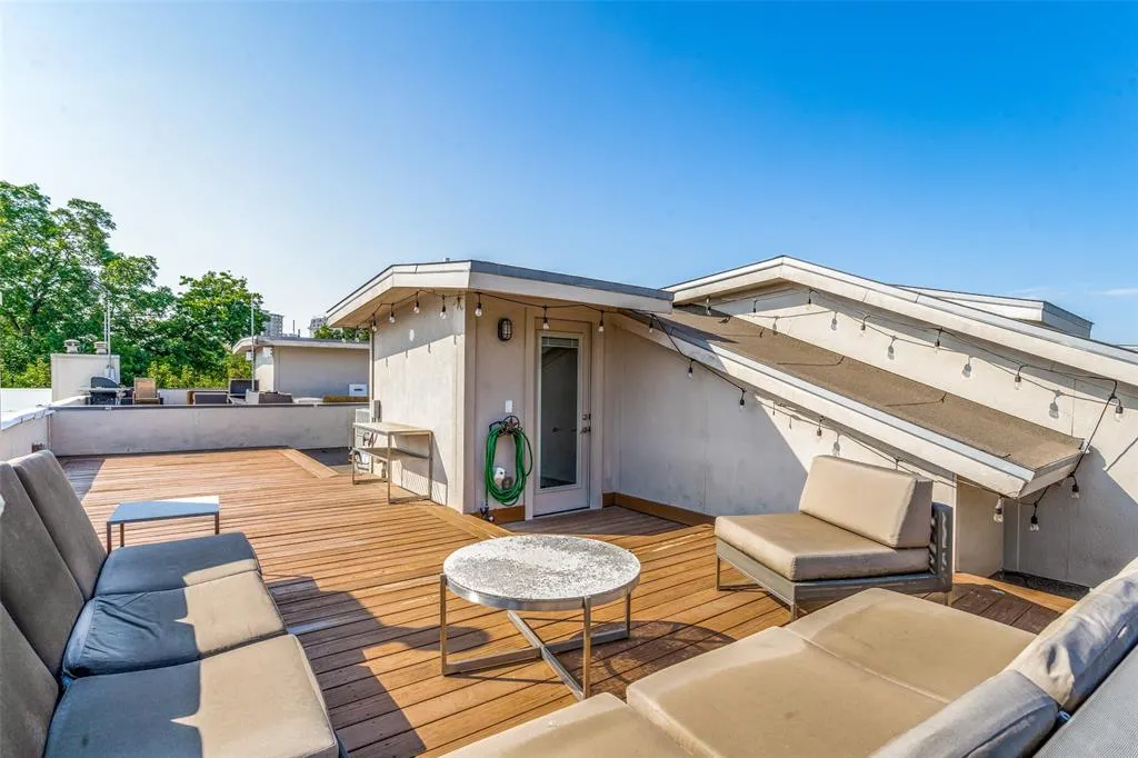 3930 Bowser Avenue, #5