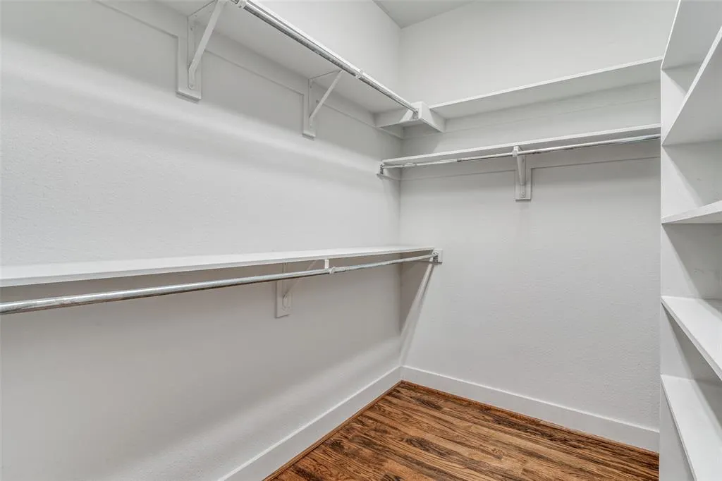3930 Bowser Avenue, #5
