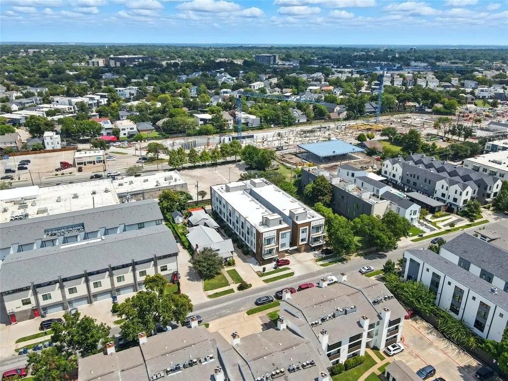 2222 Moser Avenue, #115