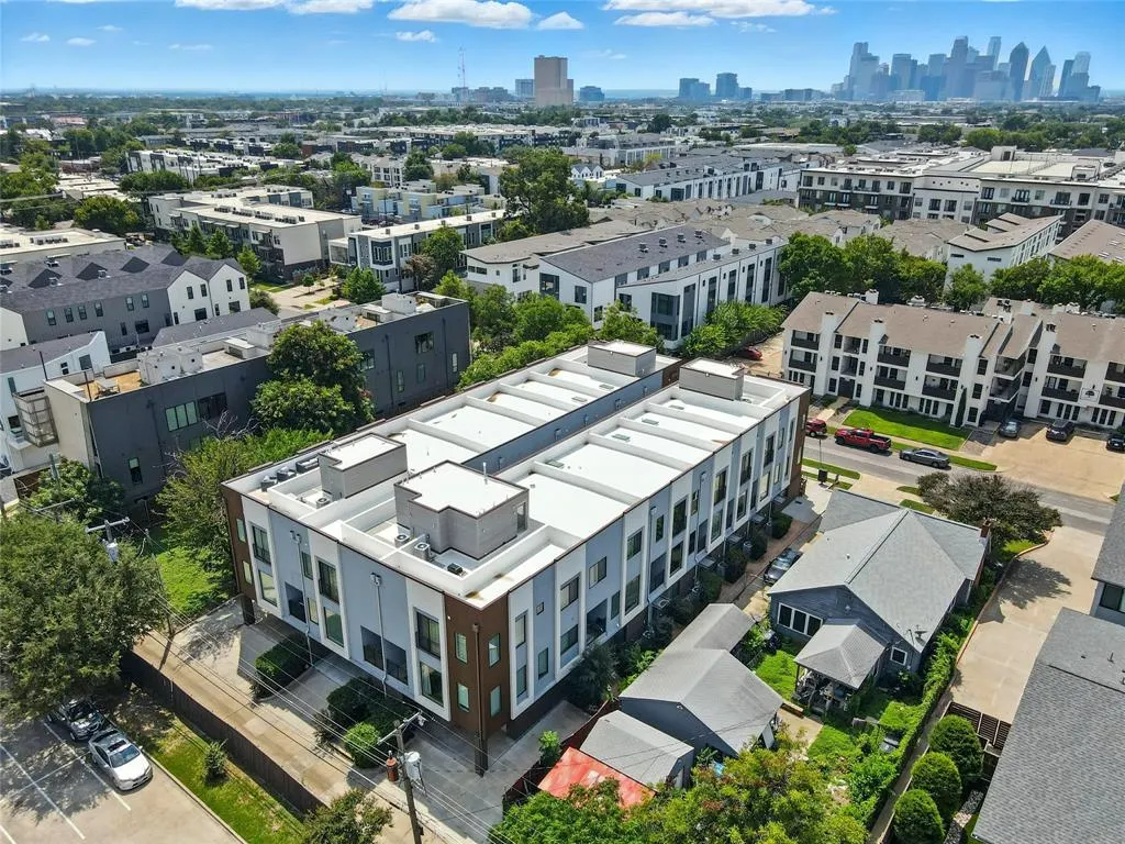 2222 Moser Avenue, #115