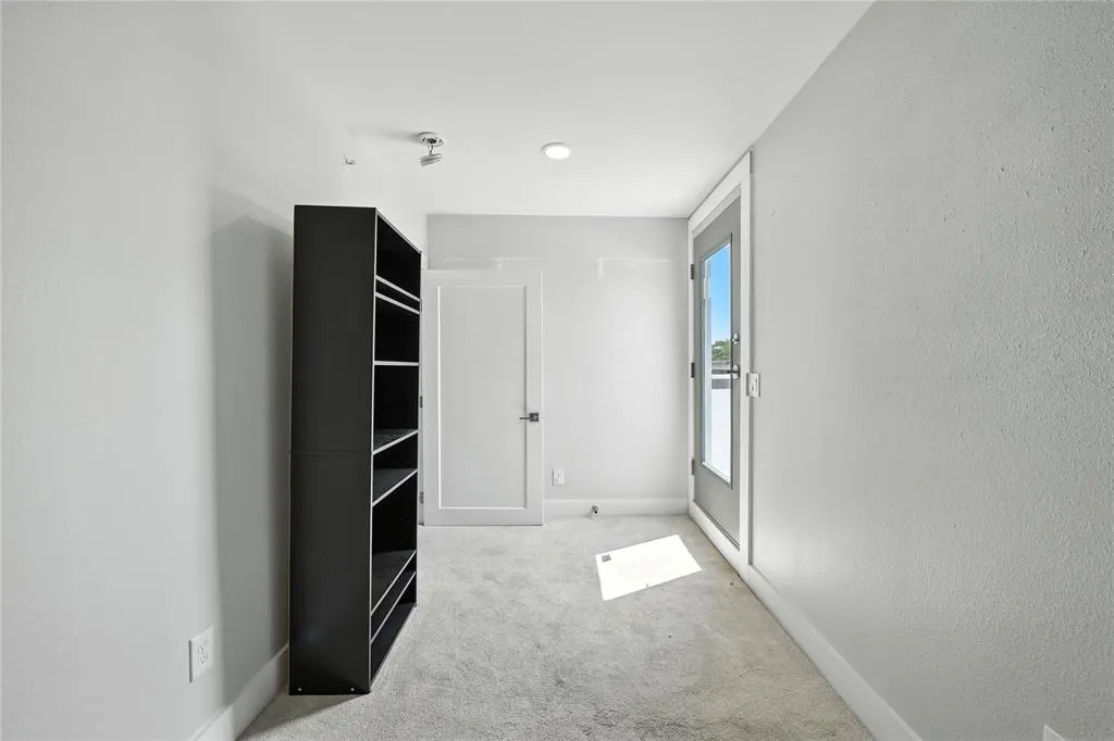 2222 Moser Avenue, #115