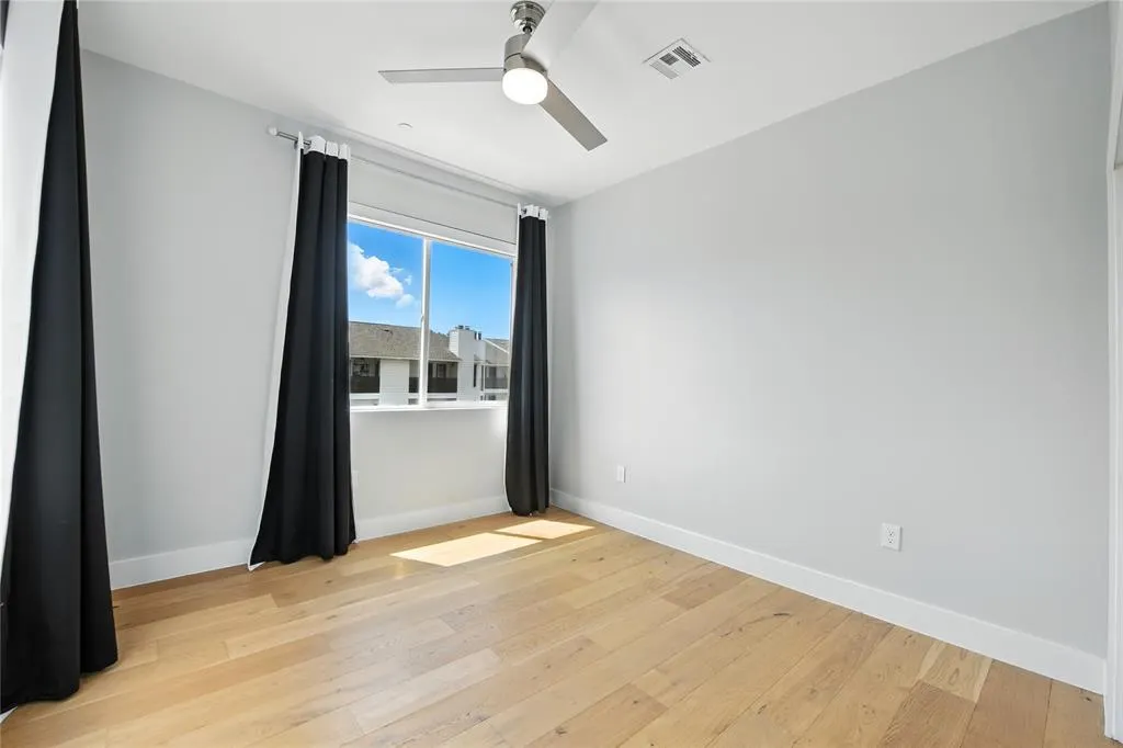 2222 Moser Avenue, #115