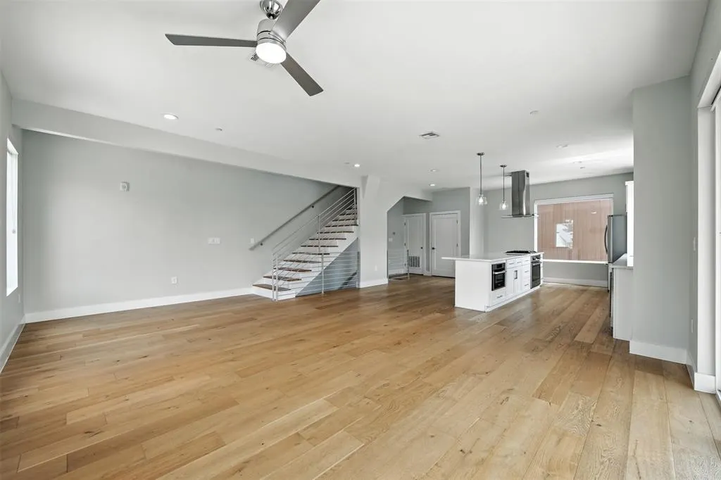 2222 Moser Avenue, #115