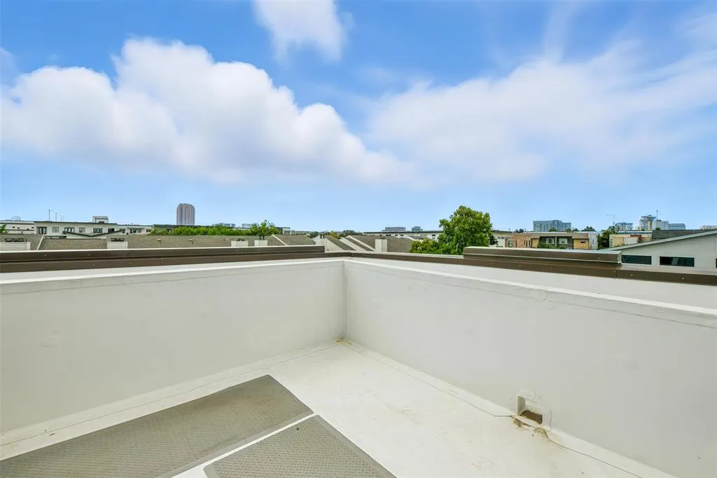 2222 Moser Avenue, #115