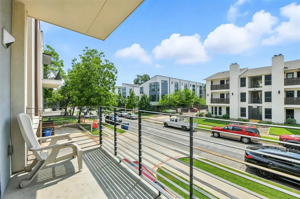 2222 Moser Avenue, #115