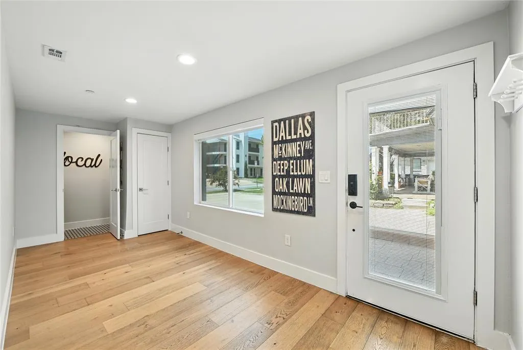 2222 Moser Avenue, #115
