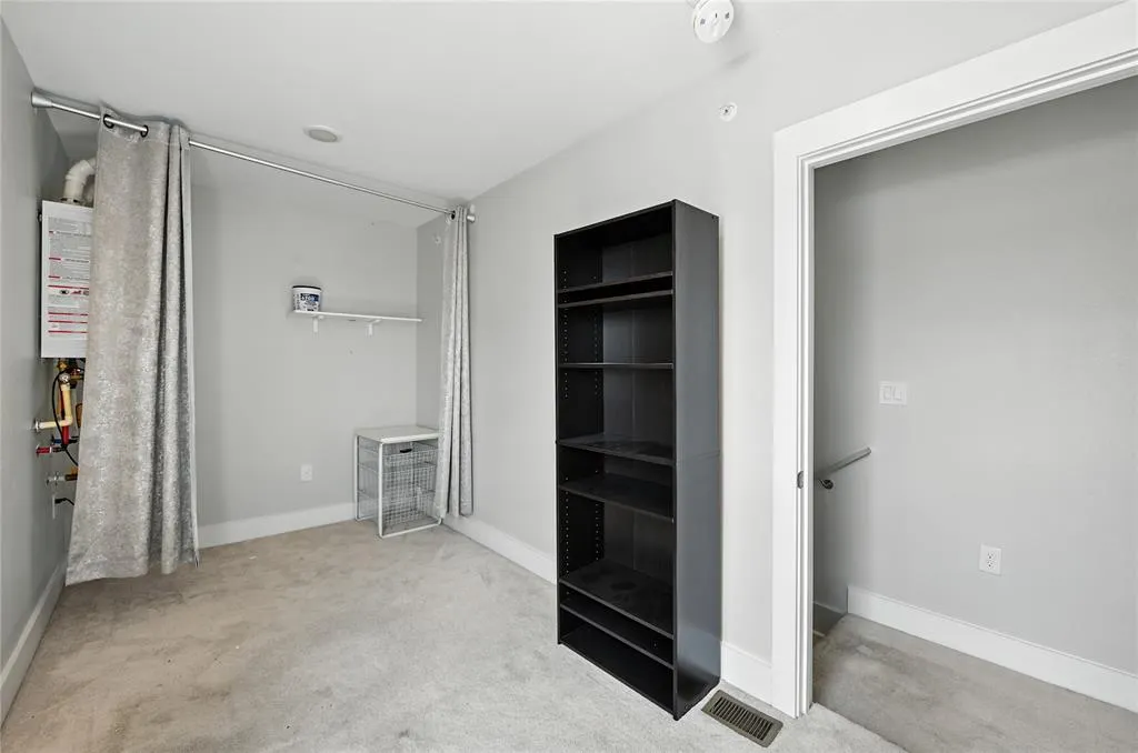 2222 Moser Avenue, #115