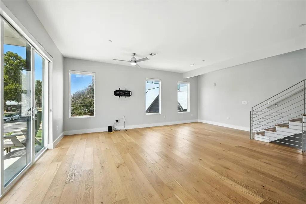 2222 Moser Avenue, #115