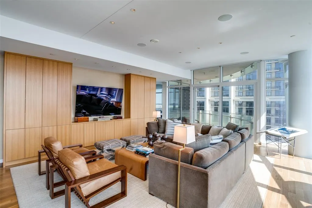 1918 Olive Street, #2602