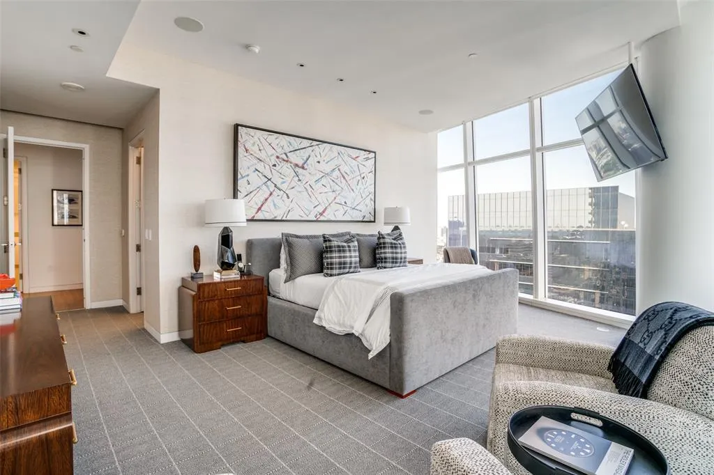 1918 Olive Street, #2602