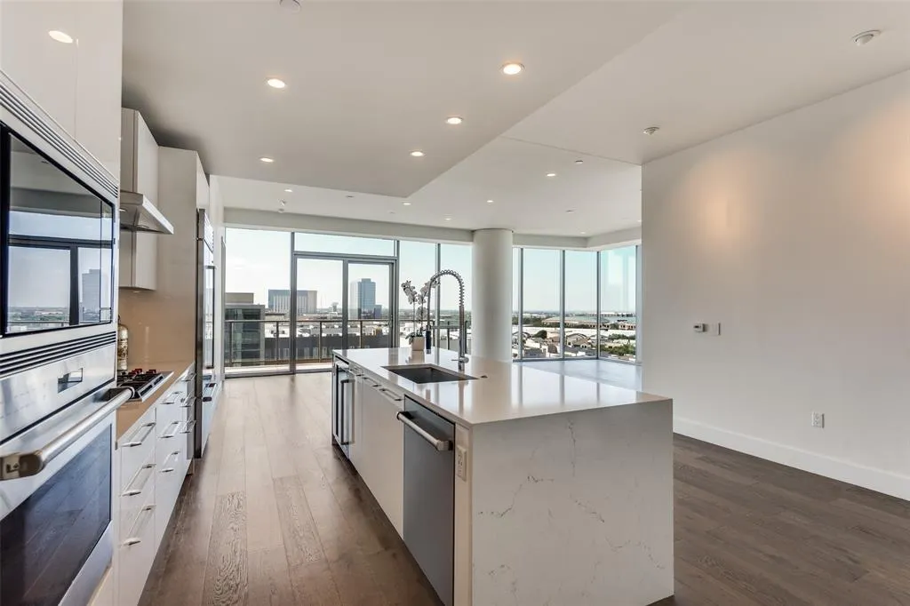7901 Windrose Avenue, #906