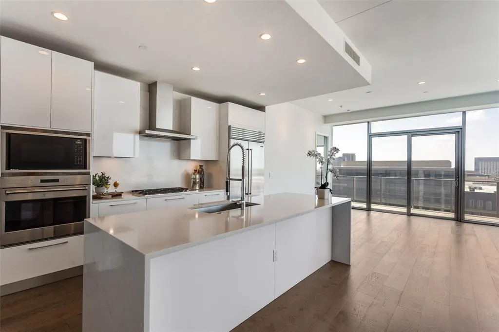 7901 Windrose Avenue, #906