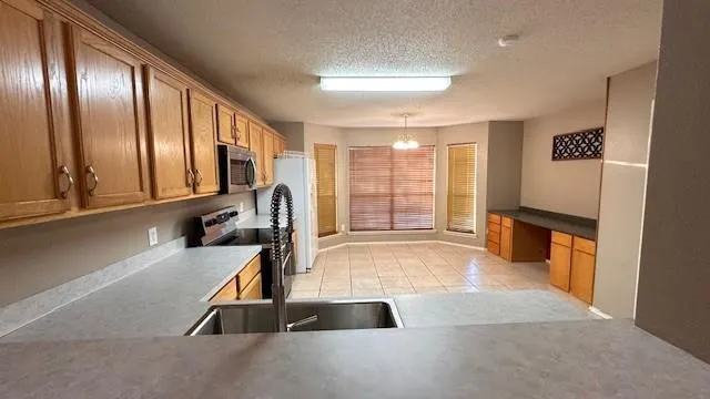 913 Austin Lane