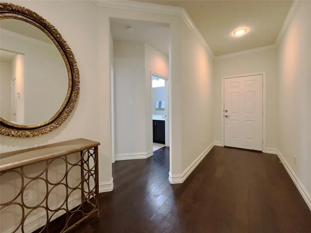 6808 Lighthouse Lane