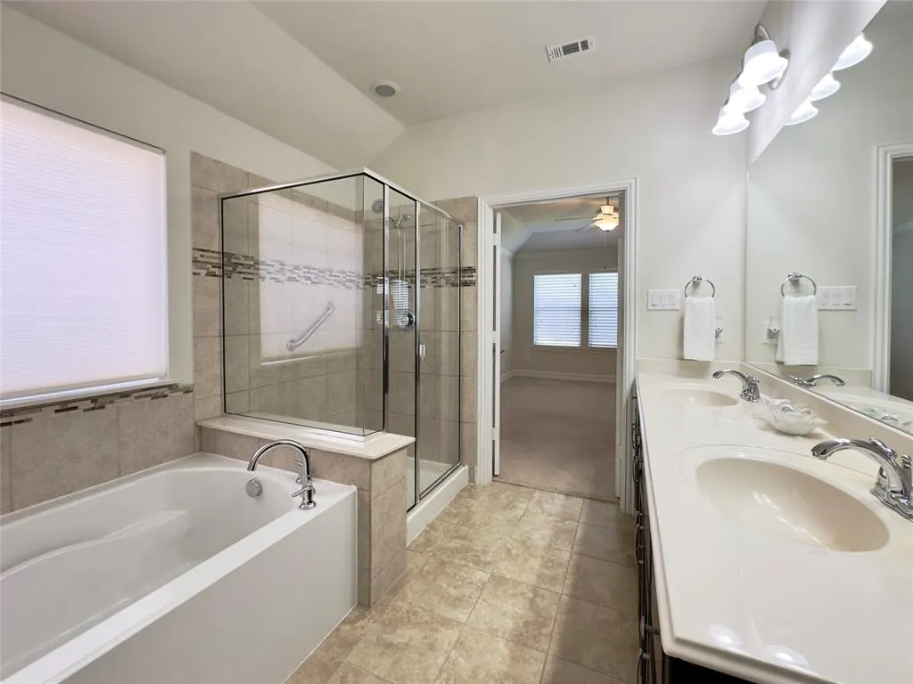 6808 Lighthouse Lane