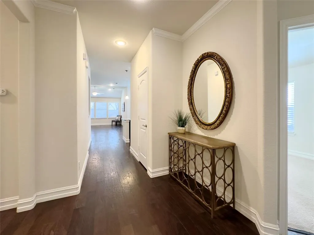 6808 Lighthouse Lane