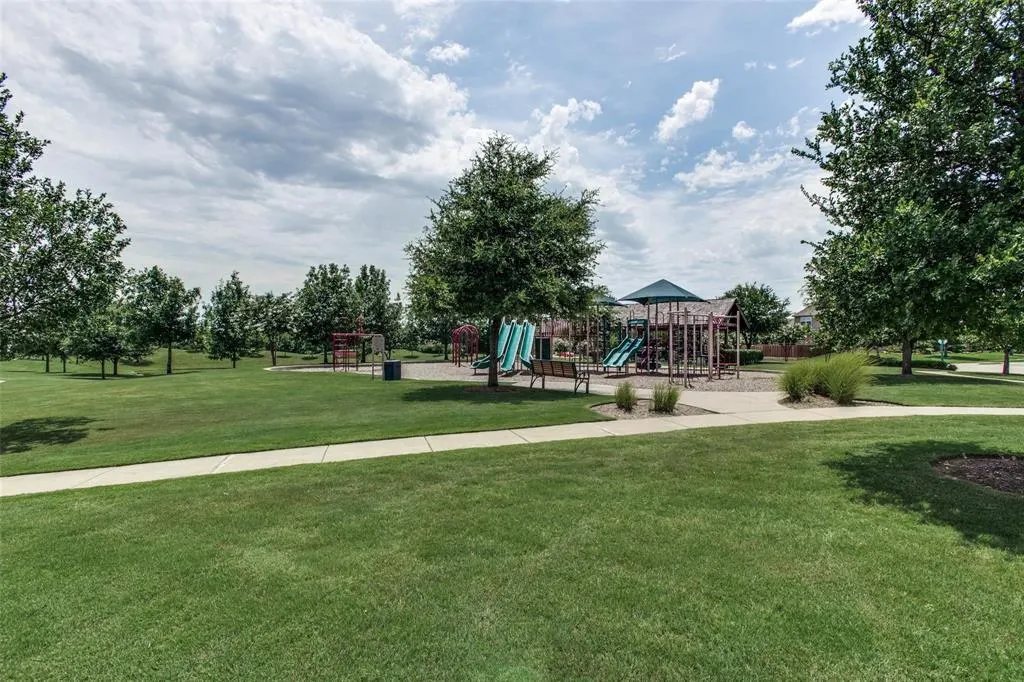 410 Willowview Drive