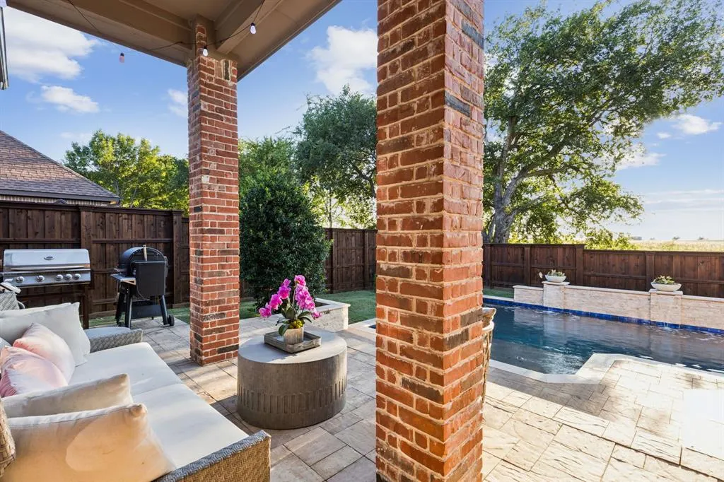410 Willowview Drive
