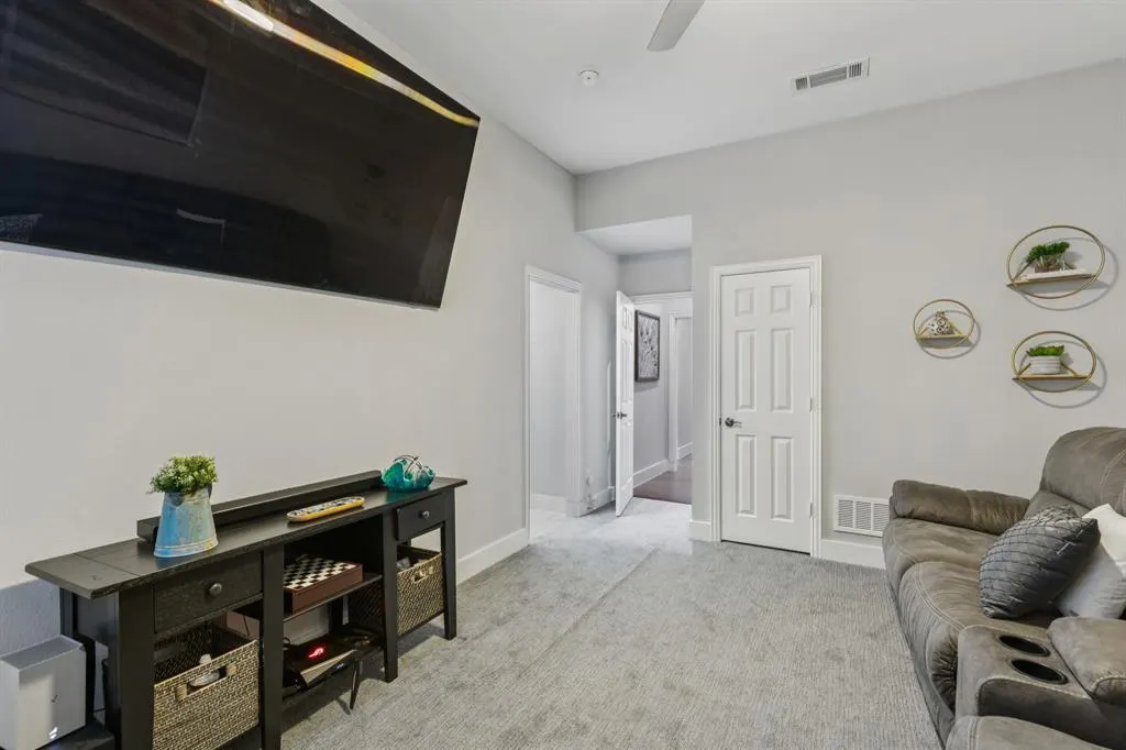 410 Willowview Drive