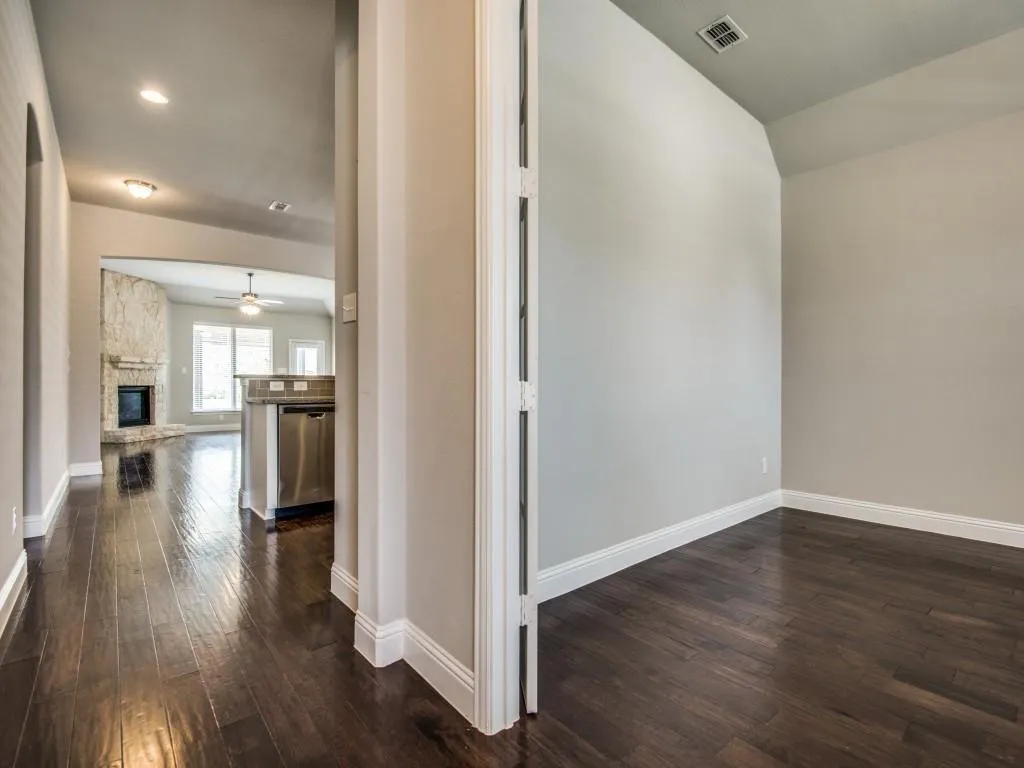 812 Llano Falls Drive