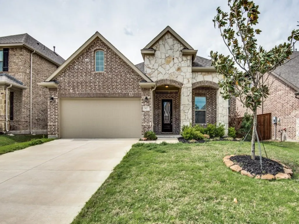 812 Llano Falls Drive