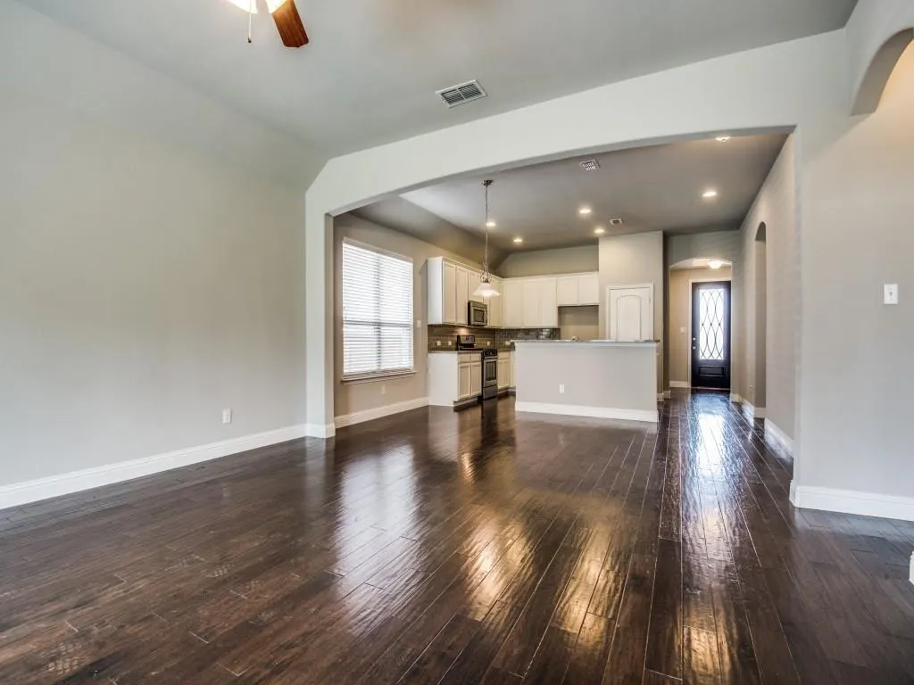 812 Llano Falls Drive