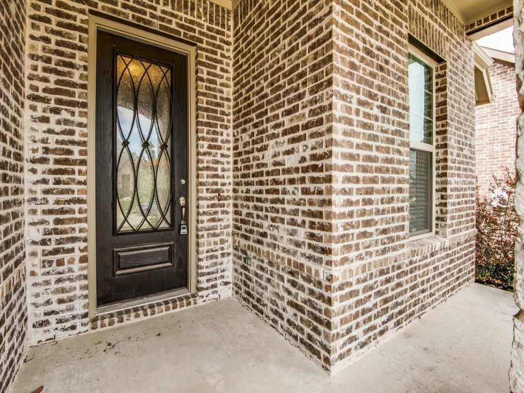 812 Llano Falls Drive