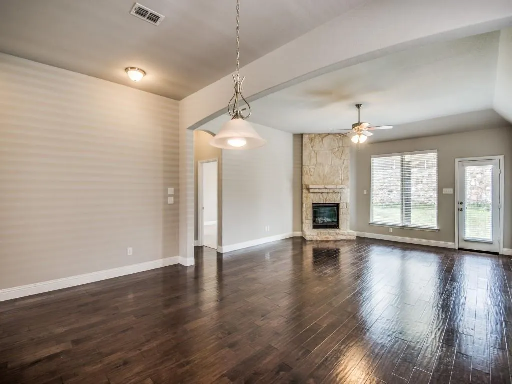 812 Llano Falls Drive
