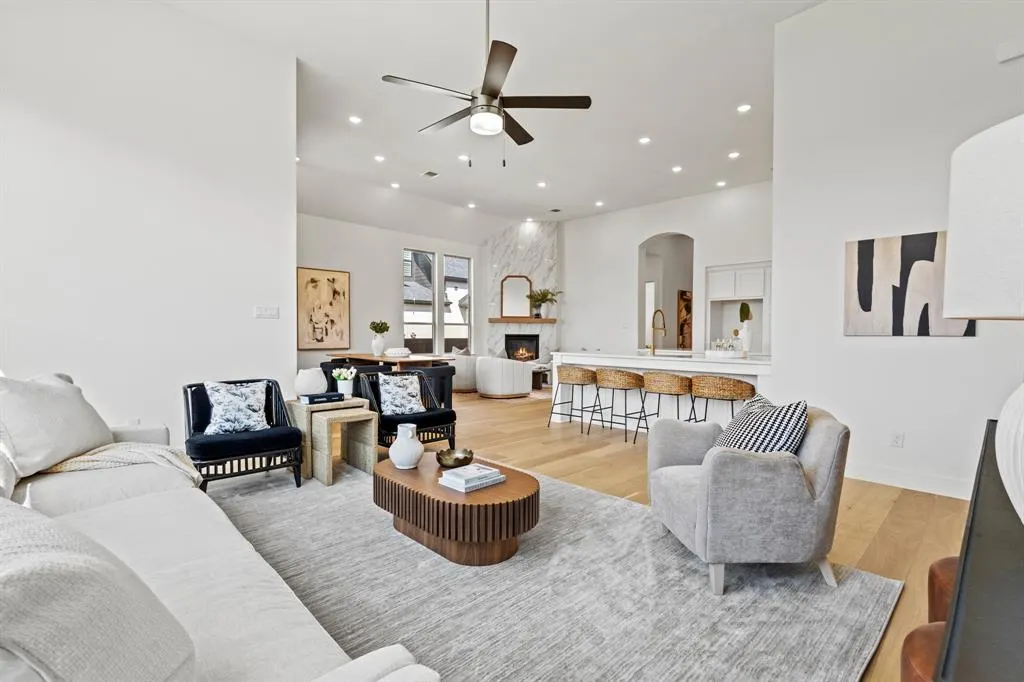 2301 Oaklawn Drive