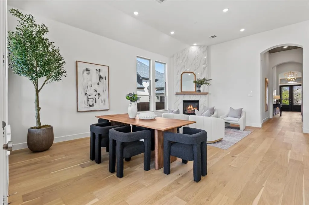 2301 Oaklawn Drive