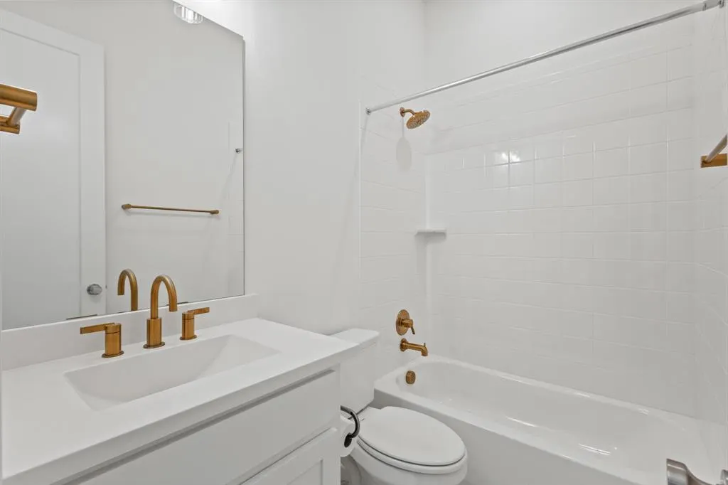 2301 Oaklawn Drive