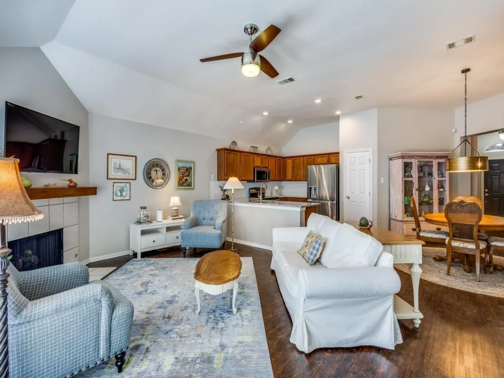 3505 Wind Flower Lane