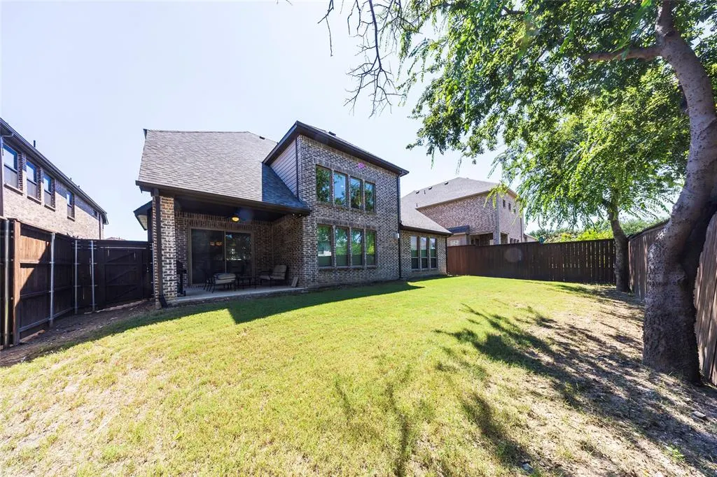 2040 Farmhouse Way