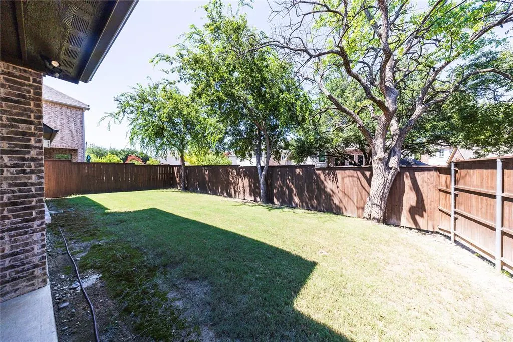 2040 Farmhouse Way