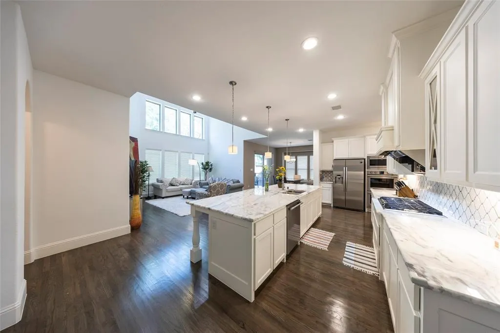 2040 Farmhouse Way