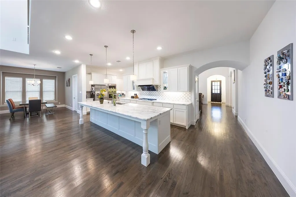 2040 Farmhouse Way
