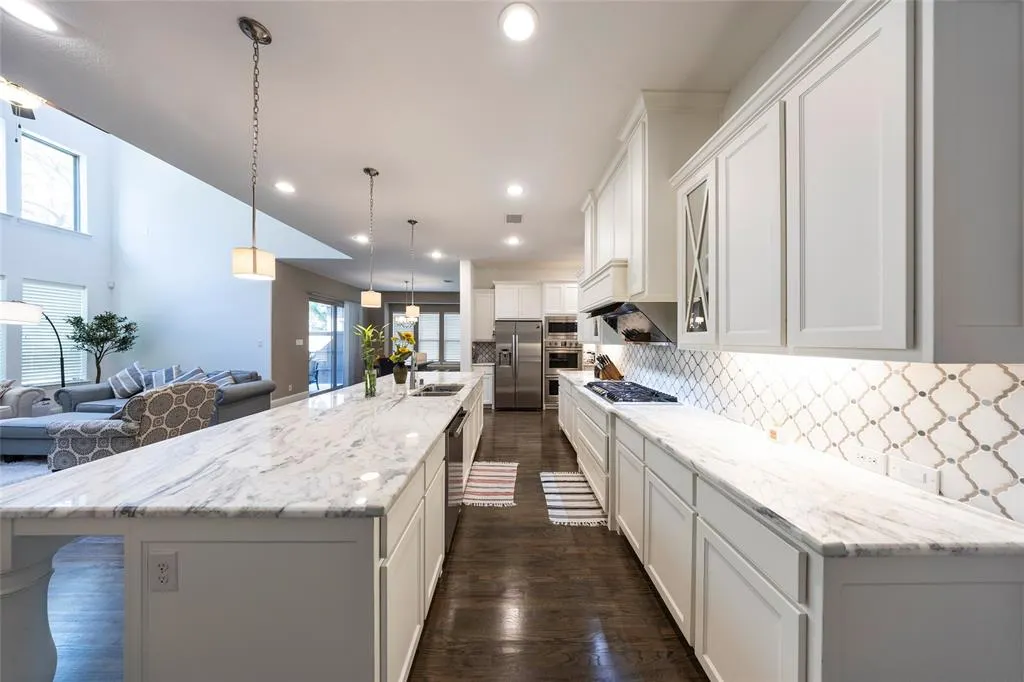 2040 Farmhouse Way